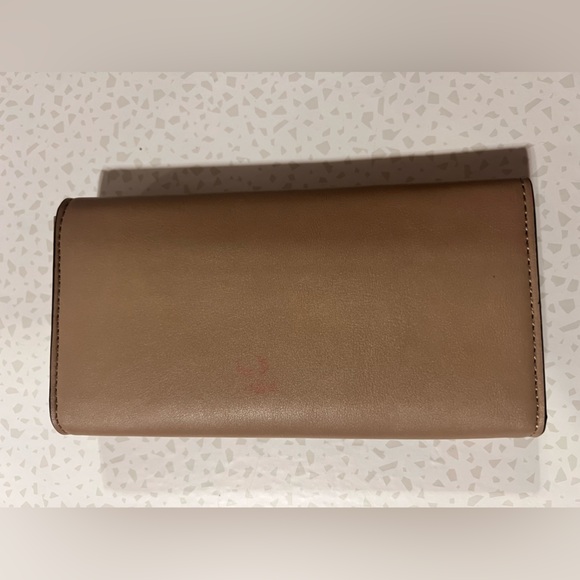 Nine West nude folding wallet - Picture 2 of 4